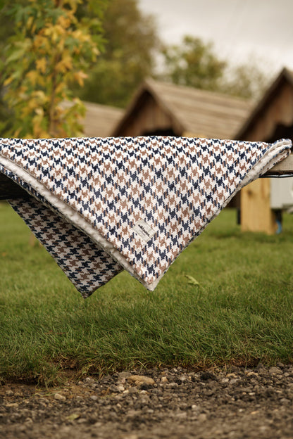 Acorn Acres Blanket - Cosy Size
