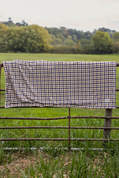 Acorn Acres Blanket - Cosy Size